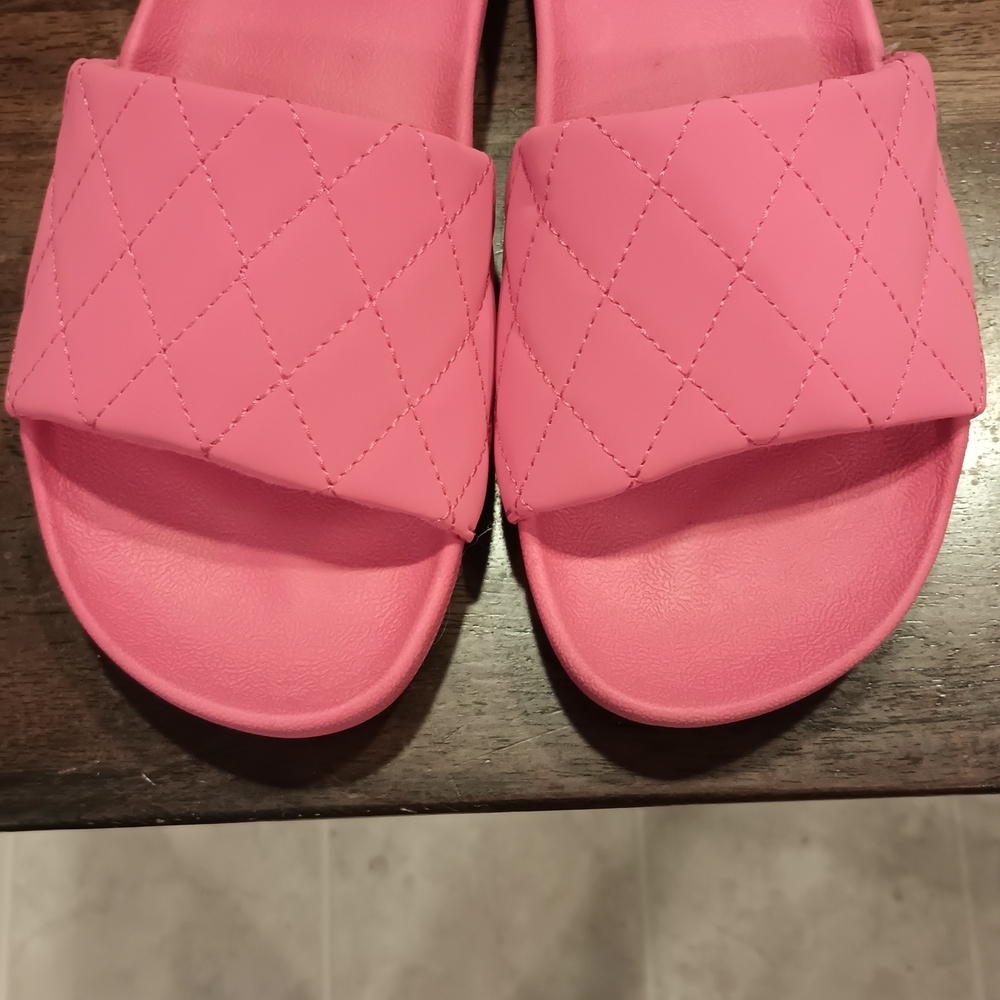 Vera Bradley Pink Quilted Sandals Slides